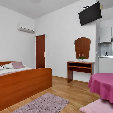 Dado A4 Appartement Igrane