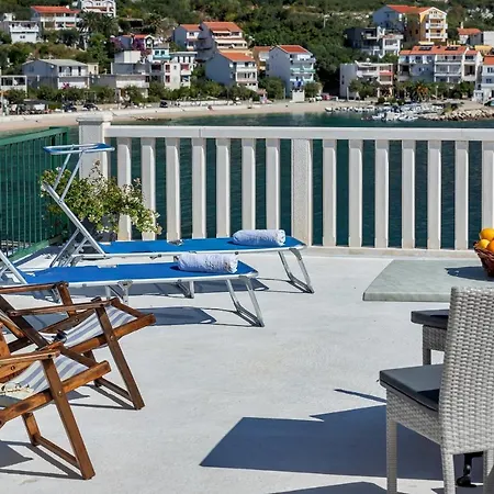 Dado A4 Apartment Igrane