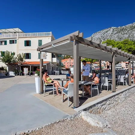 Dado A4 Apartment Igrane